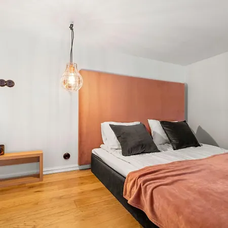 Dream - Mere With 24h Reception