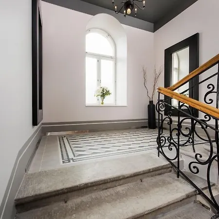 Dream - Mere With 24h Reception